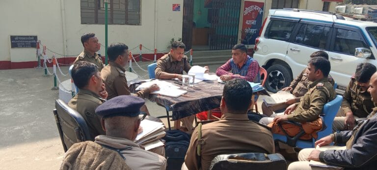 SDPO गोड्डा ने की पुलिस समीक्षा बैठक, दिए अहम निर्देश 6 DSP GODDA ASHOK PRIYDRASHI