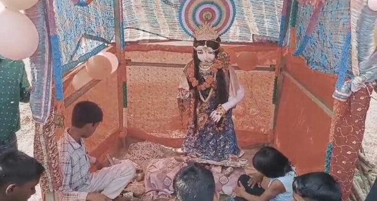 10 वर्षीय बालक ने बनाया मां सरस्वती की प्रतिमा