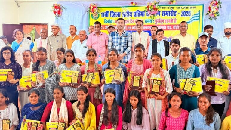 अनगड़ा में कुरमी महासभा का जिलास्तरीय प्रतिभा सम्मान समारोह 6 IMG-20250706-WA0019