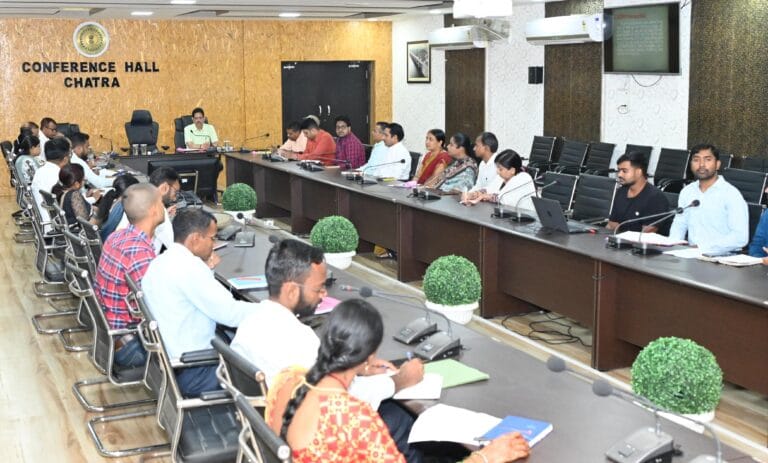 मिशन वात्सल्य योजना की समीक्षा बैठक में बाल संरक्षण के प्रति समन्वित प्रयासों पर दिया गया जोर 2 WhatsApp Image 2025-07-22 at 16.18.37_6eebf75e