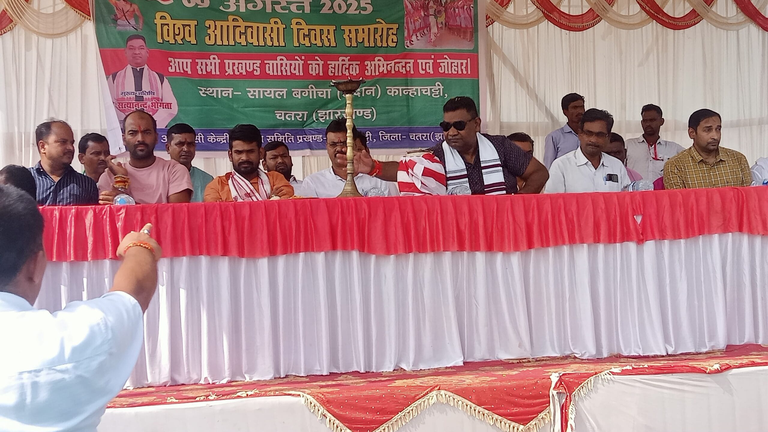 पूर्व मंत्री सत्यानन्द भोगता विश्व आदिवासी दिवस एवं श्रद्धांजलि कार्यक्रम में हुए शामिल 1 विश्व आदिवासी दिवस कार्यक्रम में शामिल पूर्व मंत्री सत्यानन्द भोगता