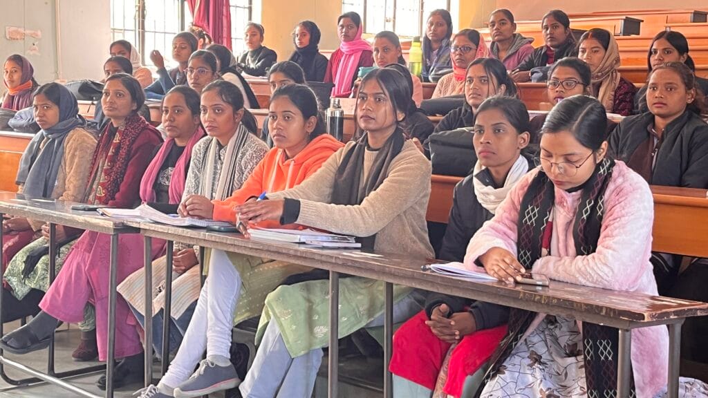 हिंदी विभाग, विनोबा भावे विश्वविद्यालय हजारीबाग में भाषण प्रतियोगिता आयोजित 3 IMG 5348